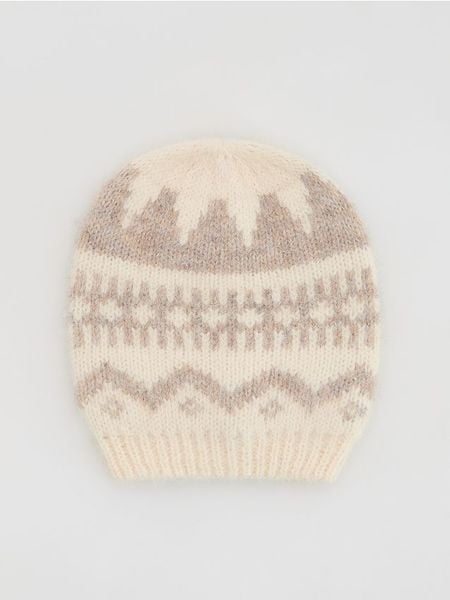 Wzorzysta czapka beanie - kremowy. Białe czapki i kapelusze damskie Reserved, bez wzorów. Za 59.99 zł.