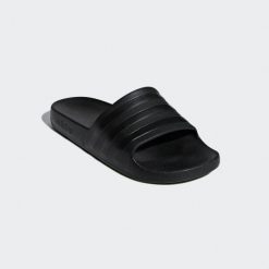 Klapki basenowe ADIDAS Adilette Aqua. Białe klapki damskie Adidas, bez wzorów, z materiału. Za 99.99 zł.