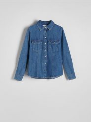 Jeansowa koszula z kieszeniami - niebieski. Niebieskie koszule damskie Reserved, l, bez wzorów, z denimu, bez kołnierzyka, bez ramiączek. W wyprzedaży za 79.99 zł.