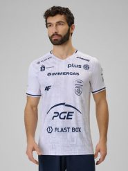 4F Koszulka meczowa replika domowa z sezonu 2025/26 męska 4F x Projekt Warszawa - biała XXL. Białe koszulki sportowe męskie 4f, m, bez wzorów, z dzianiny, bez kołnierzyka, bez ramiączek, na fitness i siłownię. Za 179.99 zł.