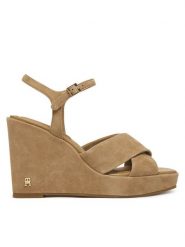 Tommy Hilfiger Sandały Suede Wrapped High Wedge FW0FW09218 Brązowy. Brązowe sandały damskie Tommy Hilfiger, bez wzorów, ze skóry, bez obcasa, na koturnie, bez zapięcia. Za 569.99 zł.