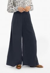 Szerokie spodnie R-MARGA. Spodnie materiałowe damskie Volcano, s, bez wzorów, z lyocellu. Za 149.99 zł.