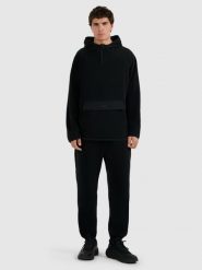 4F Spodnie dresowe polarowe męskie - czarne S. Czarne spodnie sportowe męskie 4f, m, bez wzorów, z dresówki. Za 149.99 zł.