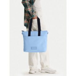 Torba Hunter. Niebieskie torebki do ręki damskie Hunter, bez wzorów, klasyczne, bez dodatków. Za 229.99 zł.