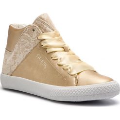 Sneakersy GUESS - Marty FJMRT3 ELE12 OR/FLAX GOLD. Żółte półbuty damskie Guess, z aplikacjami, z materiału, bez obcasa, na płaskiej podeszwie, bez zapięcia. W wyprzedaży za 169.00 zł.