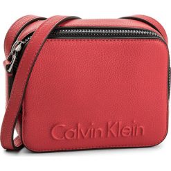 Torebka CALVIN KLEIN - Edge Small Crossbody K60K604004 618. Listonoszki damskie Calvin Klein Black Label. W wyprzedaży za 269.00 zł.
