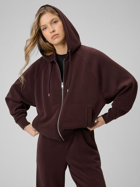 4F Bluza dresowa regular z modalem damska - brązowa S. Brązowe bluzy damskie 4f, s, bez wzorów, z dresówki, bez kołnierzyka, bez ramiączek, z kapturem. Za 199.99 zł.