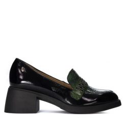 Czółenka Maciejka. Czarne czółenka damskie Maciejka, bez wzorów, bez obcasa, bez zapięcia. Za 359.99 zł.