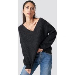 Trendyol Sweter z szerokim dekoltem v - Grey. Swetry damskie marki Trendyol. Za 100.95 zł.