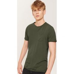 T-shirt z kieszonką - Khaki. T-shirty męskie marki Giacomo Conti. W wyprzedaży za 19.99 zł.