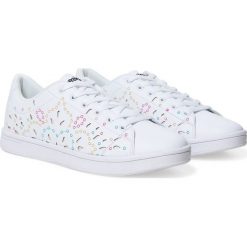 Desigual tenisówki damskie Tennis Canvas Embroider 39 białe. Białe trampki i tenisówki damskie Desigual, bez wzorów, bez zapięcia. W wyprzedaży za 209.00 zł.