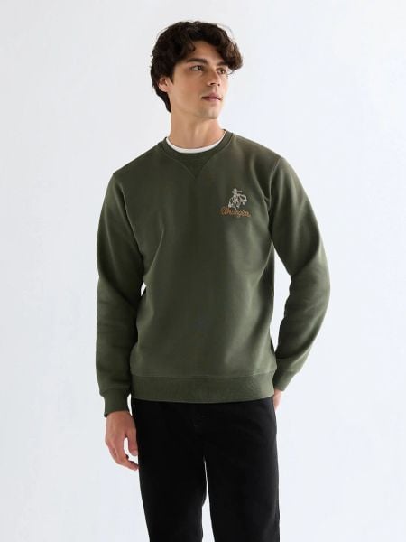 MESKA BLUZA WRANGLER EMBROIDERY CREW DEEP DEPTHS 112378020. Bluzy męskie Wrangler, s, bez wzorów, bez kaptura. Za 119.99 zł.