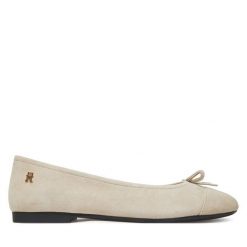 Baleriny Tommy Hilfiger. Brązowe baleriny damskie Tommy Hilfiger, bez wzorów, bez obcasa. Za 379.99 zł.