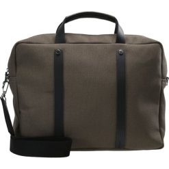 Jost LUND Torba na ramię olive. Torby na ramię męskie Jost. W wyprzedaży za 674.10 zł.