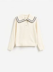 Wełniany sweter z kołnierzem - złamana biel. Swetry damskie Reserved, l, bez wzorów, z wełny, bez kołnierzyka, bez ramiączek, bez kaptura. Za 299.99 zł.