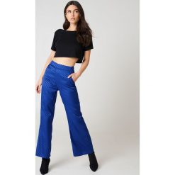 NA-KD Basic Krótki T-shirt z odkrytymi plecami - Black. T-shirty damskie marki NA-KD Basic. W wyprzedaży za 20.47 zł.