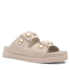 Klapki DeeZee. Brązowe klapki damskie DeeZee, bez wzorów, bez obcasa. Za 119.99 zł.