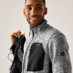 Bluza męska rozsuwana Baslinn. Białe bluzy męskie Regatta, m, bez wzorów, z dzianiny, bez kaptura, trekkingowe. W wyprzedaży za 199.99 zł.