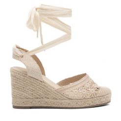 Espadryle DeeZee. Brązowe sandały damskie DeeZee, bez wzorów, bez obcasa, bez zapięcia. Za 129.99 zł.
