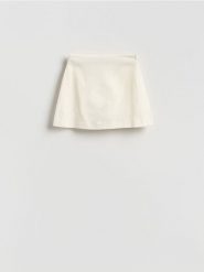 Spódnico-szorty z lnem - biały. Białe szorty damskie Reserved, l, bez wzorów, z wiskozy. Za 99.99 zł.