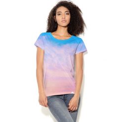 Colour Pleasure Koszulka damska CP-034 42 niebiesko-różowo-fioletowa r. M-L. T-shirty damskie Colour Pleasure. Za 70.35 zł.