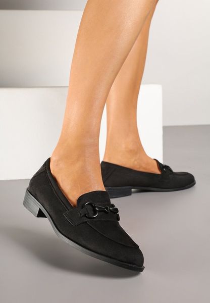 Czarne Mokasyny Vices z Wkładką ze Skóry Naturalnej Zdobione Łańcuszkiem Delariona. Czarne mokasyny damskie Renee, z jeansu, eleganckie. Za 99.99 zł.