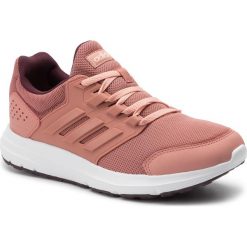 Buty adidas - Galaxy 4 EE8032 Rawpin/Rawpin/Maroon. Czerwone obuwie sportowe damskie Adidas, bez wzorów, z materiału, do biegania. Za 199.00 zł.