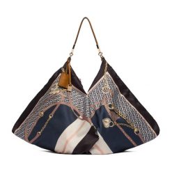 Torebka Liu Jo. Czarne torebki do ręki damskie Liu Jo, bez wzorów, klasyczne, bez dodatków. Za 469.99 zł.