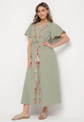 Zielona Bawełniana Sukienka Boho o Rozkloszowanym Kroju z Haftem i Frędzlami Modixa. Zielone sukienki damskie Born2be, na co dzień, l, z aplikacjami, z bawełny, boho, bez kołnierzyka, bez ramiączek, maxi, rozkloszowane. Za 119.99 zł.