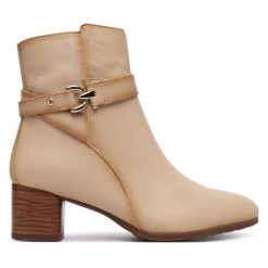 Botki Pikolinos. Białe botki damskie Pikolinos, bez obcasa, na słupku, bez zapięcia. Za 759.99 zł.