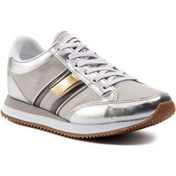 Sneakersy TOMMY JEANS - Casual Retro Sneaker EN0EN00413 Silver 000. Półbuty damskie marki Tommy Jeans. Za 399.00 zł.