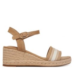 Espadryle Tommy Hilfiger. Brązowe sandały damskie Tommy Hilfiger, bez wzorów, bez obcasa, bez zapięcia. Za 359.99 zł.