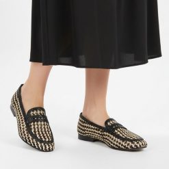 Baleriny damskie Gioseppo, niski obcas wsuwany fason klasyczny mokasyn zamknięty nosek pleciona cholewka kontrastowe detale, czarne, 79108. Czarne półbuty damskie Hot Potatoes by Gioseppo, w ażurowe wzory, biznesowe, bez obcasa, na obcasie, bez zapięcia. Za 386.90 zł.
