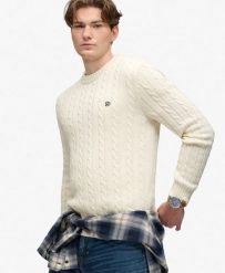 Superdry Sweter Crew z bawełny w warkocze – Relaxed Fit. Brązowe swetry przez głowę męskie Superdry., uniwersalny, z aplikacjami, z bawełny, bez kołnierzyka. Za 345.10 zł.