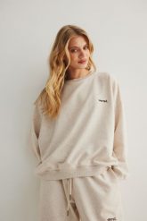Bluza damska o kroju regular fit w kolorze LATTE MELANGE - MANLY-UNI. Brązowe bluzy damskie Marsala, uniwersalny, bez wzorów, z bawełny, bez kaptura. Za 319.90 zł.