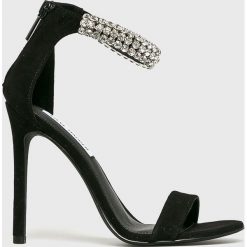 Steve Madden - Sandały Rando. Szare sandały damskie Steve Madden, z materiału. W wyprzedaży za 339.90 zł.