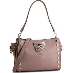 Torebka GUESS - HWVG71 77140 TAU. Brązowe torebki do ręki damskie Guess, z aplikacjami, ze skóry ekologicznej. Za 599.00 zł.