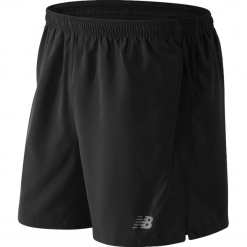 New Balance MS61073BK. Czarne szorty męskie New Balance, z materiału. W wyprzedaży za 69.99 zł.