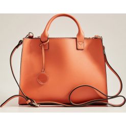 Torba shopper z brelokiem - Pomarańczo. Torebki shopper damskie marki Mohito. Za 69.99 zł.