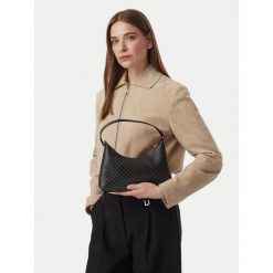 Torebka Calvin Klein. Czarne torebki do ręki damskie Calvin Klein, bez wzorów, klasyczne, bez dodatków. Za 409.99 zł.