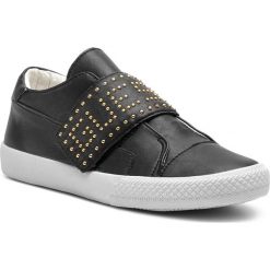 Sneakersy GUESS - FJMIL4 ELE12 001. Półbuty damskie Guess. W wyprzedaży za 199.00 zł.