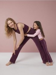 Sportowe legginsy flare Active - czerwony. Czerwone legginsy damskie Sinsay, l, bez wzorów, na fitness i siłownię. Za 49.99 zł.