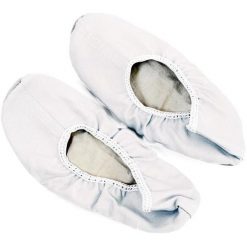 Buty do gimnastyki Aktivsport. Białe obuwie sportowe damskie AKTIVSPORT, bez wzorów, na jogę i pilates. Za 27.63 zł.