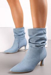 Jasnoniebieskie Botki z Jeansowego Materiału na Niskiej Szpilce Zapinane na Suwak z Marszczoną Cholewką Atzia. Niebieskie botki damskie Renee, z jeansu, ze szpiczastym noskiem, bez obcasa, na obcasie, bez zapięcia. Za 129.99 zł.