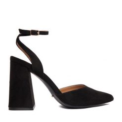 Czółenka DeeZee. Czarne czółenka damskie DeeZee, bez wzorów, bez obcasa, bez zapięcia. Za 139.99 zł.