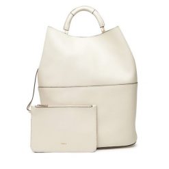 Torebka Furla. Białe torebki do ręki damskie Furla, bez wzorów, klasyczne, bez dodatków. Za 2,209.00 zł.