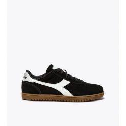 Sneakersy Diadora Tokyo. Czarne obuwie sportowe damskie Diadora, bez wzorów, ze skóry. W wyprzedaży za 344.50 zł.