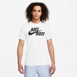 Koszulka z krótkim rękawem Męska Nike Sportswear JDI AR5006 100 Biały. Białe koszulki sportowe męskie Nike, m, bez wzorów, bez kołnierzyka, bez ramiączek, na jogę i pilates. Za 126.99 zł.
