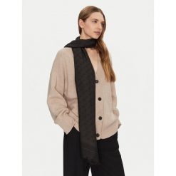 Szal Guess. Czarne szaliki i chusty damskie Guess, z aplikacjami. Za 259.99 zł.