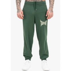 Spodnie dresowe w regularnym kroju Tapout. Zielone spodnie sportowe męskie TAPOUT, l, bez wzorów, z bawełny. Za 237.00 zł.